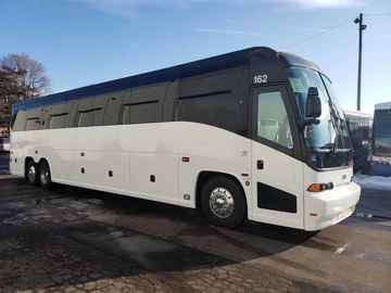 Picture of 2005 MCI E4500 Renaissance Coach Bus