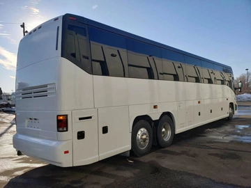 Picture of 2005 MCI E4500 Renaissance Coach Bus