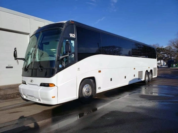 Picture of 2005 MCI E4500 Renaissance Coach Bus
