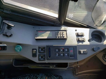 Picture of 2005 MCI E4500 Renaissance Coach Bus