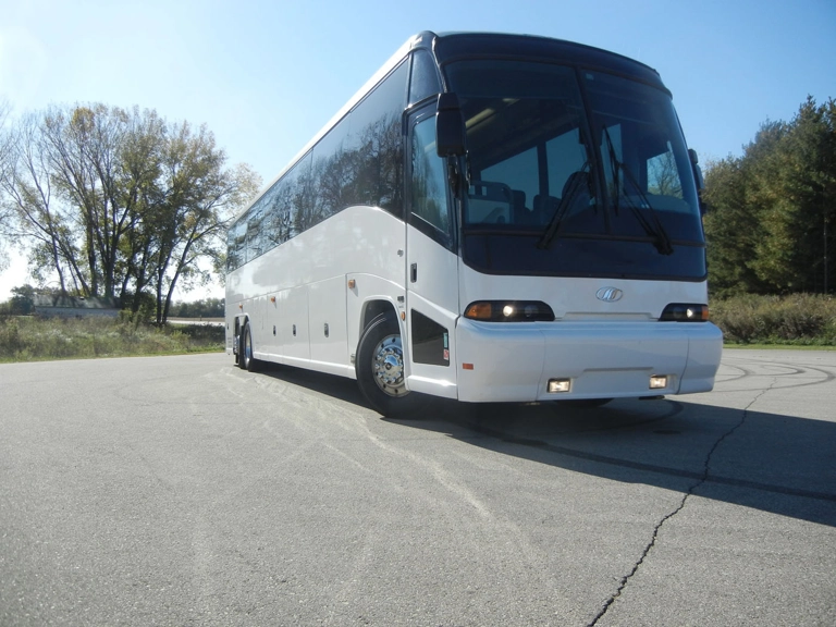 Picture of 2003 MCI E4500 Coach Bus