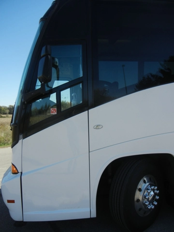 Picture of 2003 MCI E4500 Coach Bus
