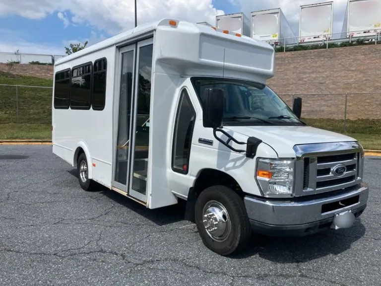 Picture of 2015 Ford E350 Glaval Shuttle Bus