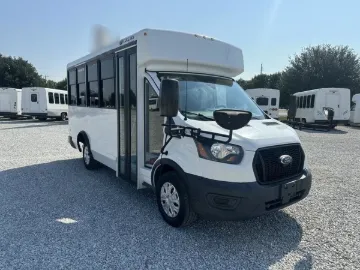 Picture of 2021 Chevrolet Collins TH400 Shuttle Bus
