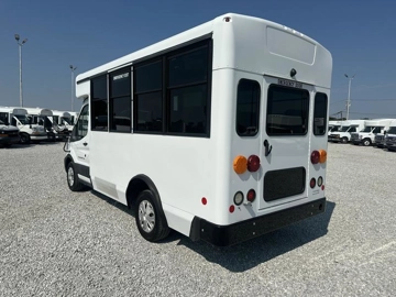 Picture of 2021 Chevrolet Collins TH400 Shuttle Bus