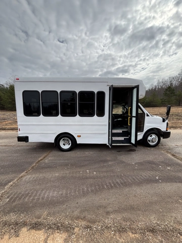 Picture of 2010 Chevrolet 3500 Starcraft MFSAB