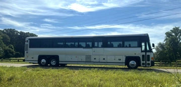Picture of 2004 MCI D4500 Coach Bus