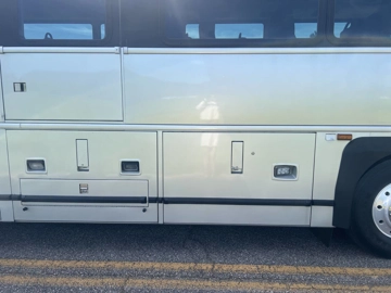 Picture of 2004 MCI D4500 Coach Bus