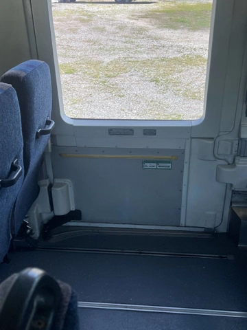 Picture of 2004 MCI D4500 Coach Bus
