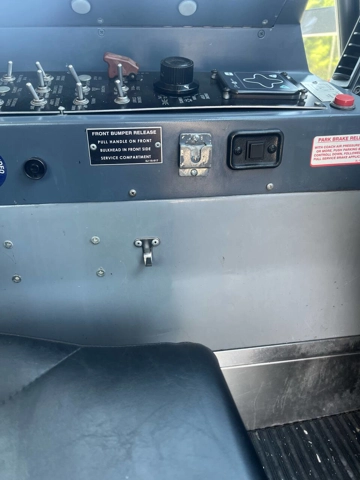 Picture of 2004 MCI D4500 Coach Bus