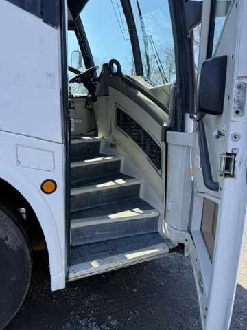 Picture of 1998 MCI 102EL3 Coach Bus