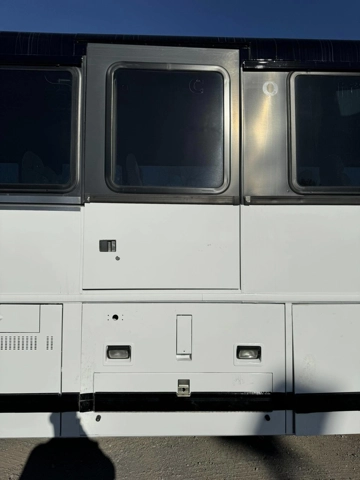 Picture of 2006 MCI D4505 Coach Bus
