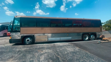 Picture of 1986 MCI Coach Bus