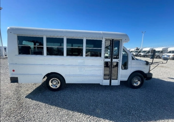 Picture of 2011 Chevrolet Minotour Thomas Shuttle Bus