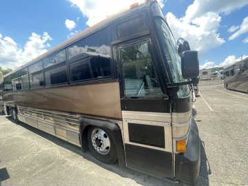 Picture of 1986 MCI Coach Bus