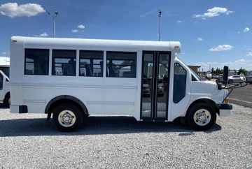 Picture of 2010 Chevrolet Girardin MBII Shuttle Bus