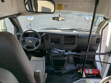 Picture of 2010 Chevrolet Girardin MBII Shuttle Bus