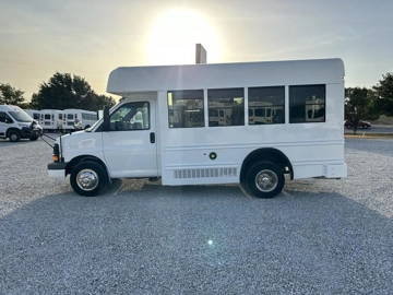 Picture of 2009 Mid Bus Guide Shuttle Bus