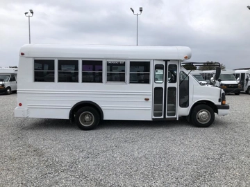 Picture of 2006 Mid Bus Guide Shuttle Bus