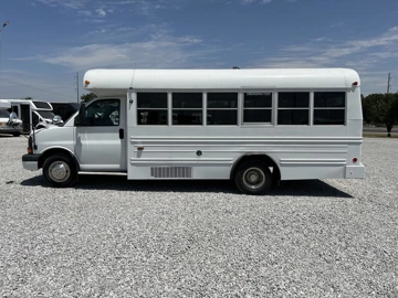 Picture of 2004 Mid Bus Guide Shuttle Bus