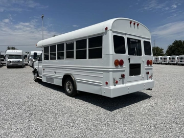 Picture of 2004 Mid Bus Guide Shuttle Bus