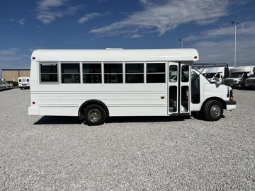 Picture of 2003 Mid Bus Guide Shuttle Bus