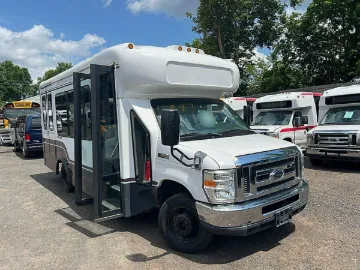 Picture of 2012 Ford E350 Starcraft Starlite ADA Shuttle Bus