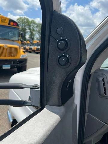 Picture of 2012 Ford E350 Starcraft Starlite ADA Shuttle Bus