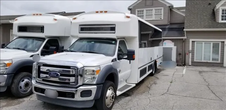 Picture of 2013 Ford F550 Shuttle Bus
