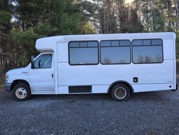 Picture of 2015 Ford Champion Shuttle Bus