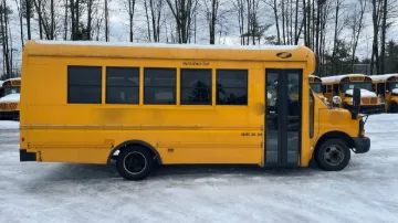 Picture of 2015 Chevrolet 4500 Starcraft Allstar School Bus