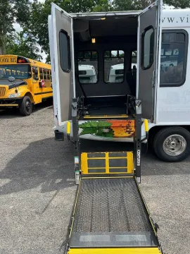 Picture of 2014 Ford E450 Diamond Coach ADA Shuttle Bus