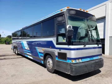 Picture of 2000 Mci 102DL3 Coach Bus