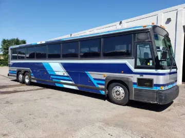 Picture of 2000 Mci 102DL3 Coach Bus