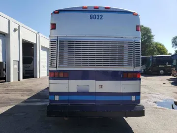 Picture of 2000 Mci 102DL3 Coach Bus