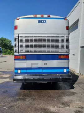 Picture of 2000 Mci 102DL3 Coach Bus