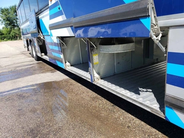 Picture of 2000 Mci 102DL3 Coach Bus