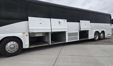 Picture of 1999 MCI DL-3 Coach Bus