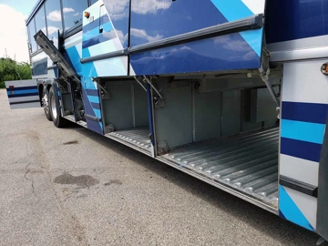 Picture of 1997 Mci 102D3 Coach Bus