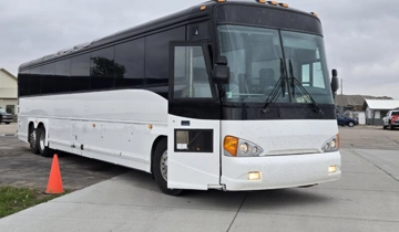 Picture of 1999 MCI DL-3 Coach Bus