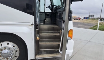 Picture of 1999 MCI DL-3 Coach Bus