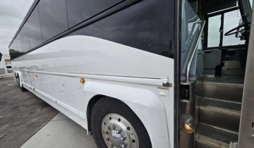 Picture of 1999 MCI DL-3 Coach Bus