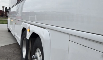 Picture of 1999 MCI DL-3 Coach Bus