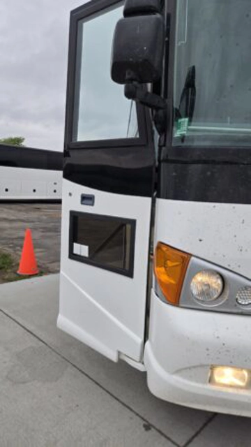 Picture of 1999 MCI DL-3 Coach Bus