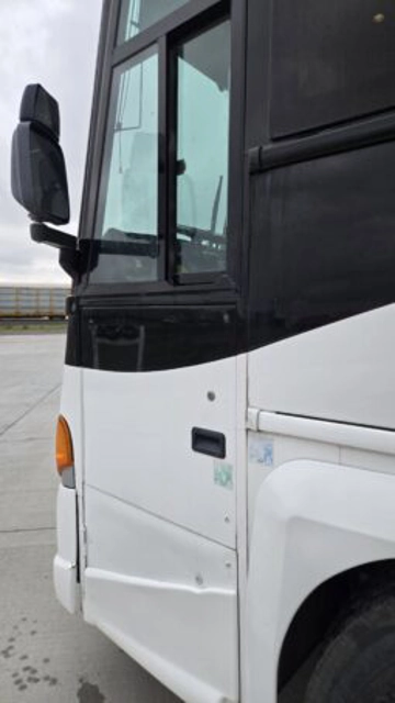 Picture of 1999 MCI DL-3 Coach Bus