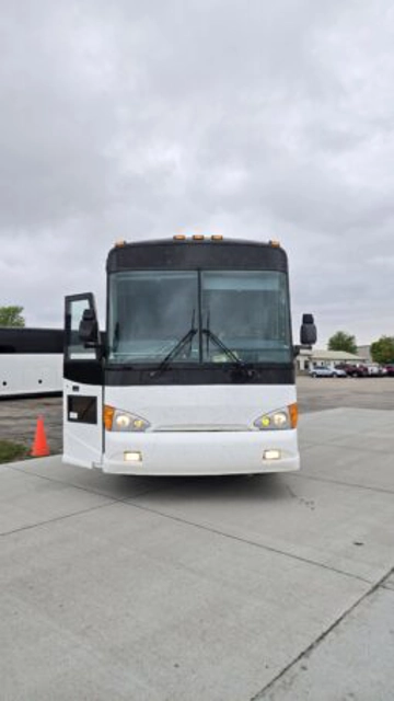 Picture of 1999 MCI DL-3 Coach Bus