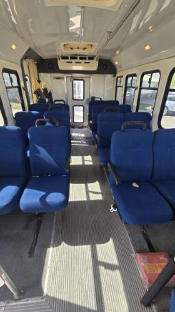 Picture of 1996 Ford Eldorado E350 ADA Shuttle Bus