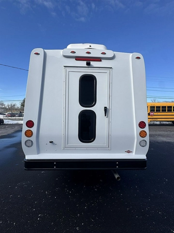 Picture of 2024 Chevrolet 4500 Diamond Shuttle Bus
