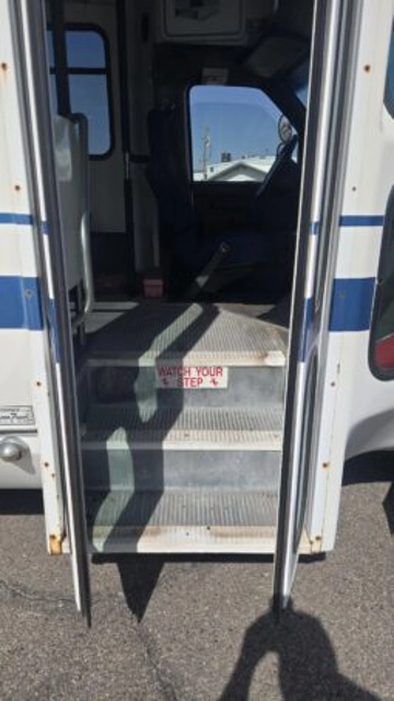 Picture of 1996 Ford Eldorado E350 ADA Shuttle Bus