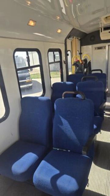 Picture of 1996 Ford Eldorado E350 ADA Shuttle Bus